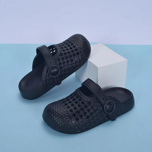 รองเท้าแตะครอคส์สไตล์เบอร์เกนสต็อคสำหรับผู้หญิง สีขาว 35-40 กันลื่น ระบายอากาศได้ดี สวมใส่สบาย พื้นรองเท้าแบบฉีดขึ้นรูป - Product Image 2