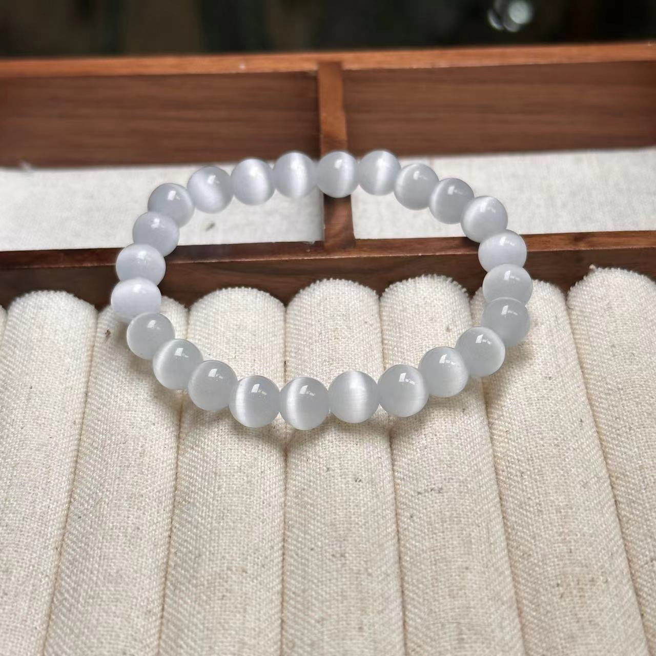 Bracelet oeil de chat blanc 8mm