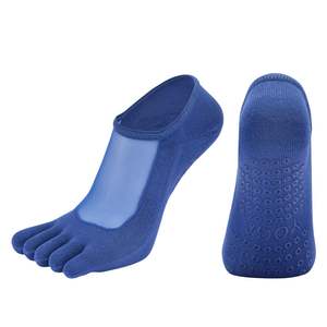 Chaussettes de sport antidérapantes à cinq doigts pour femmes en maille de soie noire - Product Image 6
