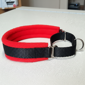 ปลอกคอสุนัขลายขนแกะลายหินอ่อนสีแดงสีดำ - Product Image 1