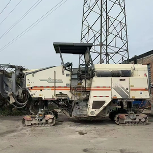 آلة تفريز الطرق الألمانية الصنع المستعملة منخفضة التكلفة ومتينة طراز W2000 بمضخة محرك بقوة 421 كيلوواط مع نظام تسوية ذاتي للأسفلت حاصل على براءة اختراع - Product Image 1