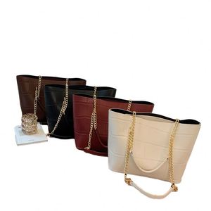 Hot Selling 2025 New Women's Fashion Trend PU Leather <b>Handbag</b> Checkered Crossbody Bag with Zipper Closure for Women - Product Image 1