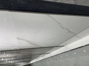 Azulejos de porcelana con acabado brillante para <span class=keywords><strong>Hotel</strong></span>, azulejos blancos de gran tamaño de 1000x1000 Carrara, cuerpo completo - Product Image 5