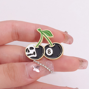 Broches de esmalte negros al por mayor con diseño de calavera punk y cereza, insignias de solapa, joyería gótica, regalo para amigos - Product Image 4