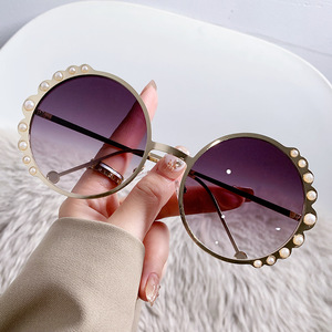 <b>Round</b> Frame Pearl <b>Sunglasses</b> Metal Gold Women's UV400 Sunshades Class 2 - Product Image 1