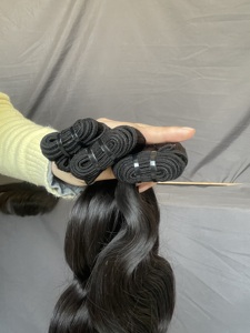 Extensions de cheveux humains bruts vietnamiens, ondulés naturels, alignés aux cuticules, 100 % non traités - Product Image 6