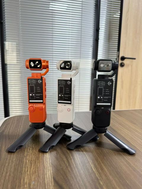 Q8 4K High-Definition Action Camera, Suitable for Video Blogs and Video Recording - Wide-angle Face-tracking CMOS Sensor Camera