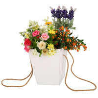 Boîte cadeau personnalisée de luxe, couleur claire, élégante, pour bouquet de fleurs, avec matériaux recyclés et laminage mat