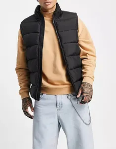 पुरुषों के काले बिना आस्तीन के लिए नायलॉन कश जैकेट हल्के पानी-प्रतिरोधी Packable Gilet आकस्मिक बिना आस्तीन का बनियान जैकेट