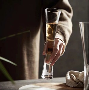 Verre à flûte en cristal fait main pour dames Cadeau de mariage créatif Design <span class=keywords><strong>classique</strong></span> Gobelet à vin mousseux pour usage domestique - Product Image 3