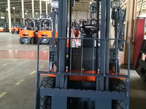 Montacargas Diésel CPCD30 3T Práctico y Confiable para Trabajos de Logística en Múltiples Sitios - Product Image 3