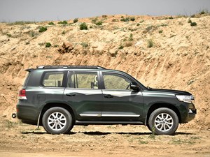 Toyota <span class=keywords><strong>Land</strong></span> <span class=keywords><strong>Cruiser</strong></span> 4000 GX-R 6AT Todoterreno Usado Verificado en China, Gran Lote en Stock para Importadores de Vehículos en Rusia y África - Product Image 6