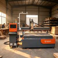 Máquina de tallado de madera de grado profesional con certificación CE, con sistema de recolección de polvo, router CNC ATC para trabajos de carpintería residencial de alta gama.