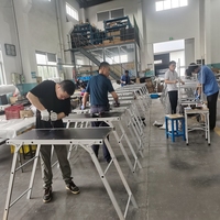Fabrication de tôle personnalisée de haute qualité Table pliante extérieure en aluminium et en acier inoxydable Table de barbecue portable