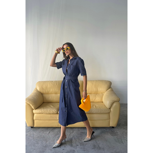 Vestido Azul de Manga Corta con Cierre de Botones Delanteros para Uso Profesional, en Tencel - Product Image 5