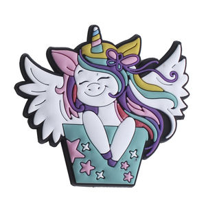 Vente en gros 2023 nouveauté PVC souple <span class=keywords><strong>licorne</strong></span> conception chaussures breloques dessin animé mignon chaussure décoration accessoires boucle Bracelets caoutchouc - Product Image 3