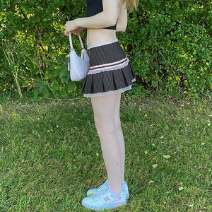 Falda plisada de talle bajo con shorts incorporados |   Estilo Femenino con Lazo de Encaje y Bloques de Color a Rayas |   Minifalda Primavera - Product Image 3