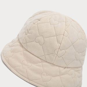 Nouveau Chapeau Bob Rétro Littéraire 2024 pour Femme, en Velours Côtelé avec Motif Cœur, Tendance Automne Hiver - Product Image 5