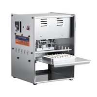 Machine de scellage semi-automatique Liqiang à poussée manuelle pour boîtes en aluminium, idéale pour l'emballage de snacks à emporter, miel, liquides et pâtes.