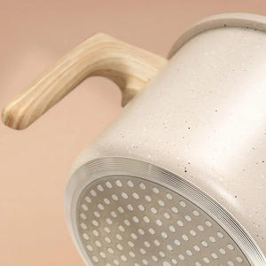 Offre Spéciale : Batterie de Cuisine 6 Pièces en Céramique Antiadhésive avec Poignées en Bois et Couvercles en Verre pour Cuisinières à Gaz et à Induction – Design Moderne - Product Image 6