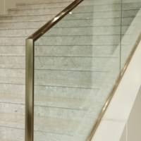 Verre feuilleté trempé transparent de qualité supérieure pour la sécurité des rampes d'escalier, verre anti-éclatement pour balustrade d'escalier