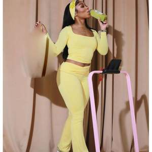 European and American <strong>Large</strong> <strong>Size</strong> Yoga Suits for Women High Waist Sports <strong>Tights</strong> Nude Quick-Drying Fitness Suits Wholesale - Product Image 3