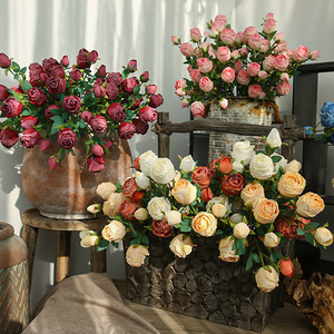 ดอกกุหลาบไหมห้าหัว ยี่ห้อ Yihua Floral Art ขนาด 95 ซม. ขอบไหมไหมสีไหม้สไตล์เรโทรโรแมนติก ดอกไม้ประดิษฐ์สำหรับตกแต่งบ้านและงานแต่งงาน - Product Image 1