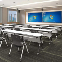 Table de formation pliable moderne et minimaliste, design peu encombrant, plateau robuste en MDF pour salles de formation d'entreprise et espaces collaboratifs