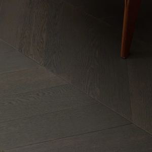 <span class=keywords><strong>Parquet</strong></span> en chêne <span class=keywords><strong>gris</strong></span> <span class=keywords><strong>foncé</strong></span> 15 mm, qualité AB, pour intérieur, motif chevrons, pour la maison - Product Image 1
