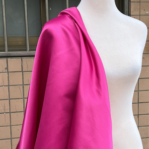 Vente en gros stock personnalisé de haute qualité satin de soie extensible 150 g/m² acétate de brillance soyeuse pour robes de mariée - Product Image 6