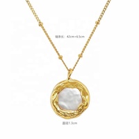 Collier de perles d'eau douce rétro de style français coquille de mère pendentif élégant chaîne de clavicule BaroqueJewelry personnalisation