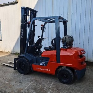 Chariot élévateur à fourche GPL d'occasion Toyota 3 tonnes 4 mètres 2 mâts - Product Image 2