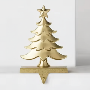 Soporte de calcetín de Metal para decoración navideña, gancho de chimenea de hierro para colgar regalos, adornos y accesorios navideños - Product Image 1