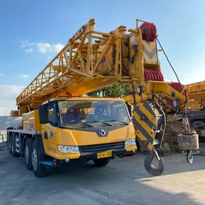 Stokta kullanılan çin üst marka ZOOMLION 55 ton hidrolik mobil kamyon üstü vinç