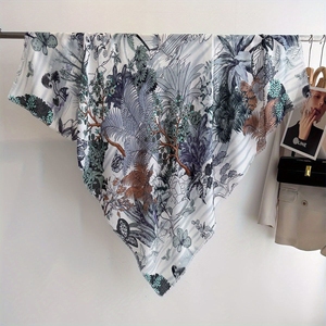 Pañuelo Cuadrado Grande con Estampado Floral de Moda, Estilo Lino y Algodón, para Mujer, Ideal para Vacaciones, Protección Solar, Playa y Viajes - Product Image 5