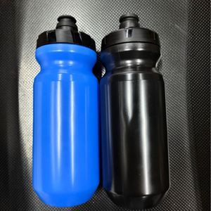 Bouteille d'eau de sport en plastique sans BPA avec impression de logo personnalisé, vente en gros, gourde de cyclisme, tasse d'eau pour les voyages en plein air - Product Image 2