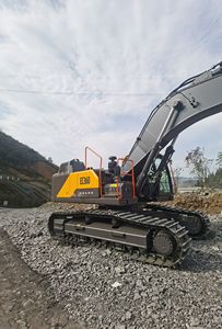 Excavadora de cadenas Volvo EC360 de 36 toneladas con cazo de excavación, equipo pesado usado - Product Image 2