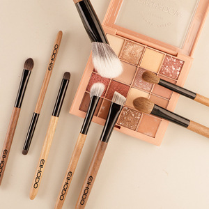 Cangzhou Makeup Brush Set 8pcs Wooden Handle Synthetic Fiber Animal Hair For <b>Eye</b> <b>Shadow</b> - Product Image 1
