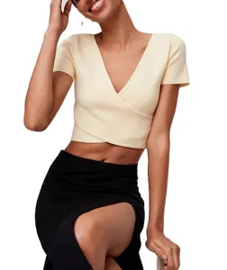 Европейский бренд; Женская 2020 с коротким рукавом, со стильным поперечным футболки с глубоким v-образным вырезом, рубашки для мальчиков, вязаный пуловер, блузы и топы для детей