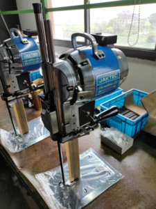 Machine de découpe à couteau droit CZD-3 750w, type Eastman, forte puissance - Product Image 3