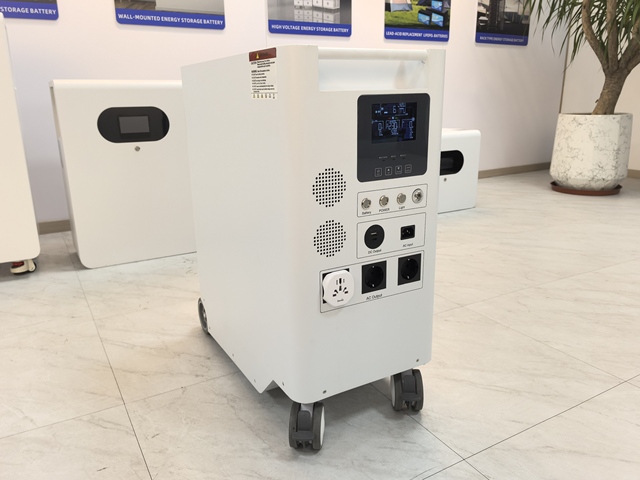 Mobile Energy Storage Power Station 5kWh 5000W 300Ah LFP Battery Wheels CAN Communication Portable Backup Power for Home Outdoor