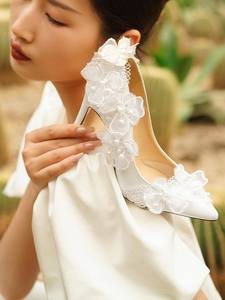 <span class=keywords><strong>Tacchi</strong></span> alti floreali eleganti in pizzo bianco da donna di altezza personalizzata <span class=keywords><strong>con</strong></span> decorazioni di perle e tacco a spillo - Product Image 5