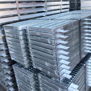 <span class=keywords><strong>Plaque</strong></span> de grille industrielle en <span class=keywords><strong>acier</strong></span> <span class=keywords><strong>galvanisé</strong></span> à haute résistance pour toiture de bâtiment, entrepôt, composée d'une grille de drainage - Product Image 2