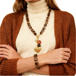 SUMMLY Chaîne de pull vintage en acier inoxydable plaqué or 18 carats avec pendentif cœur en résine imprimé léopard pour l'automne et l'hiver - Product Image 4