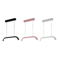 Luminaire suspendu LED demi-lune en forme d'arc de 28 pouces 45W avec télécommande et fixation au plafond, idéal pour salon de beauté et artiste en extensions de cils