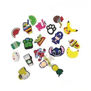Breloques de chaussures en PVC <span class=keywords><strong>Jibbitz</strong></span> <span class=keywords><strong>pour</strong></span> <span class=keywords><strong>Crocs</strong></span> - Héros d'anime, Pikachu, Stitch, Spiderman, Pins de chaussures sur le thème des fruits et des aliments, Accessoires personnalisés - Product Image 2