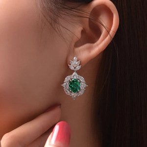 Pendientes de Diamantes y Esmeraldas de Oro Blanco de Lujo, Corte Ovalado, Color D, Naturales, Certificados por GIA, Joyería para Mujer para Bodas - Product Image 3