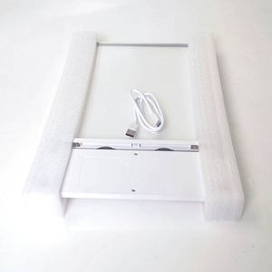 Cadre d'affiche <span class=keywords><strong>A4</strong></span> ultra-mince avec éclairage double face Batterie rechargeable portable Boîte à lumière LED pour la publicité Forme de rectangle - Product Image 5