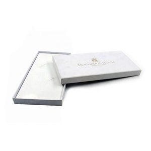 Estampage Carton Blanc Papier Cadeau Carte <span class=keywords><strong>D</strong></span>'<span class=keywords><strong>invitation</strong></span> Boîte <span class=keywords><strong>D</strong></span>'emballage Avec Couvercle - Product Image 1