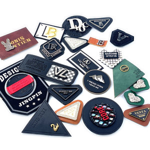 Personalisierte, Quadratische, Leere, Graue Strick-Tracker Baseballkappen-Etikett, Rotes Denim-Leder-Aufnäher-<span class=keywords><strong>Label</strong></span> - Product Image 2